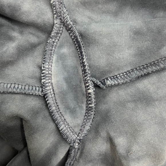 Ideology, leggings, tie-dyed, Blue & white with a pattern around calves Sz. S - Picture 9 of 9